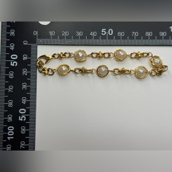 Gold and faux Pearl link Bracelet - Picture 6 of 7